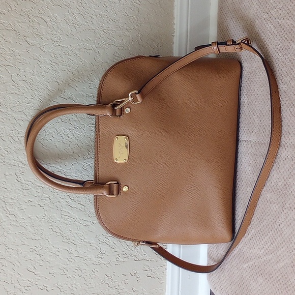 MICHAEL KORS- SAFFIANO LEATHER DOME CROSSBODY BAG - Picture 1 of 10